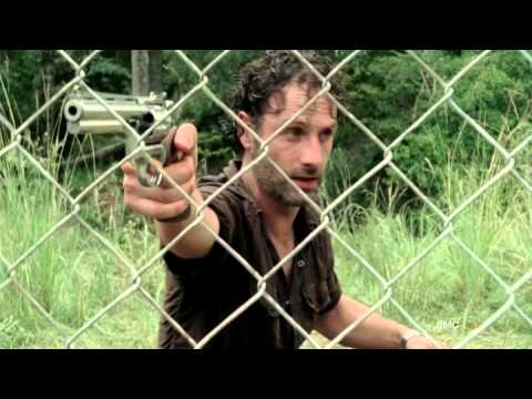 The Walking Dead S03-E10: One of the Best Scene (The Governor attacks The Prison)