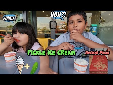Trying 🥒Dill Pickle Ice Cream🍦good 😋 or disgusting 🤢!!!