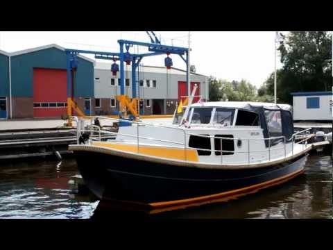De Schiffart yachtcharter - Brûzer Eefelien - Motorboot huren in Friesland