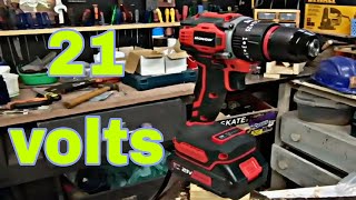 21 VOLT SCREWDRIVER with Brushless motor and bag with accessories