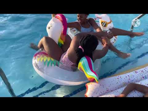 Last to fall off pool float WINS😃 CHALLENGE