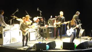 Foo Fighters - Outside (The Forum,Los Angeles CA 1/10/15)