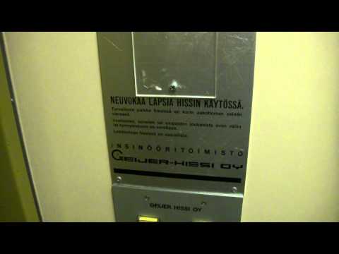 Geijer Hissi OY traction elevator @ Pertunkatu 3, Turku, Finland.