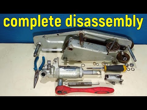 Disassembling of a hydraulic floor jack for rebuild or fix