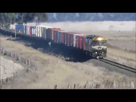 G539+G520 approach Berrybank (Vic) with a loaded Mildura to Melbourne goods train #7902