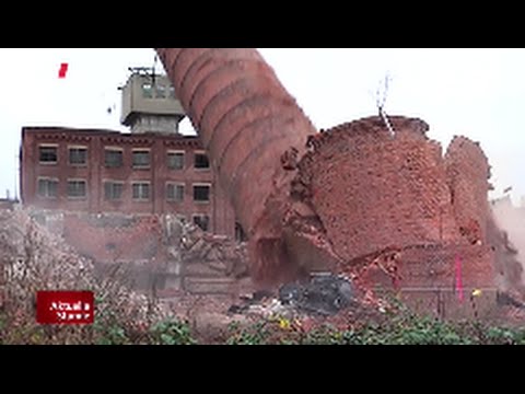 Sprengung des BSG-Schornstein in Gronau - Blasting demolition of a chimney