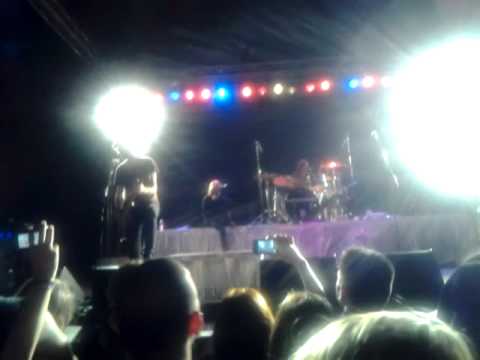 Thumbnail for Puddle of Mudd "Blurry" live by Puddle of Mudd