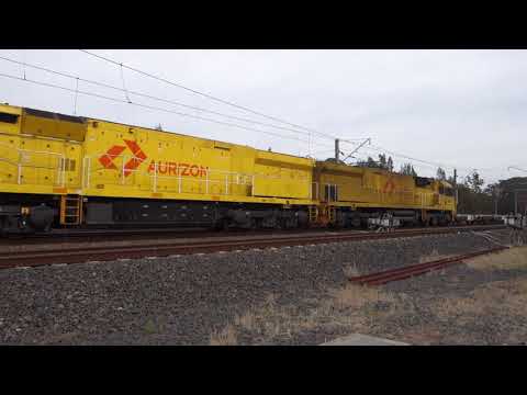Aurizon 6025 & 6023 with two empty wagons - 18/9/21