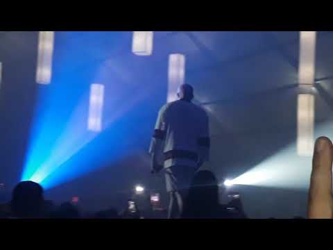 Bad Bunny Feat. Kevin Roldan - Tranquilo (EN VIVO) iLoveBogotá 2017 (Bogotá, Colombia)