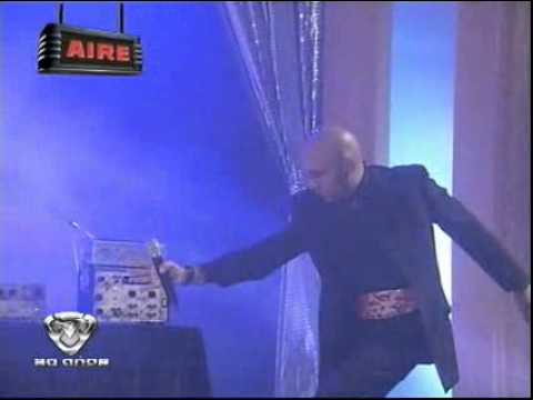 Showmatch 2009 - Freddy interpreta a Mr. Electro""
