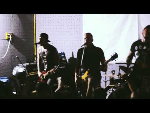 FUCKNROLL (The Ramones – Rock 'N' Roll High School)