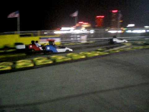 un camello loco corriendo 3