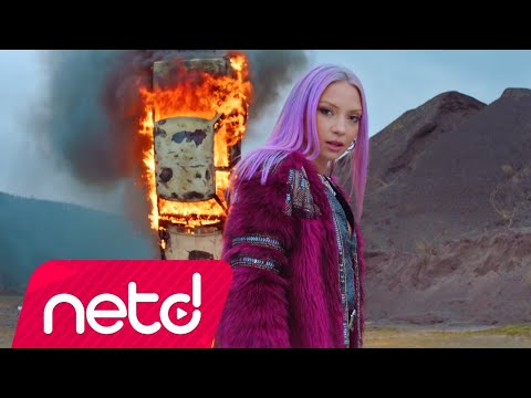 Yastık - Ece Seçkin