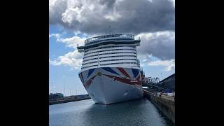 P&O Iona 🚢 Balcony room tour along with food and drink!