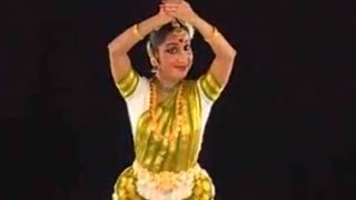 Mohiniyattam