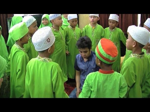 Olga Syahputra Didoakan Anak-anak Yatim - Intens 18 Maret 2014