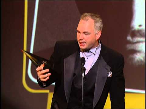 Garth Brooks Wins Country Male - AMA 2000