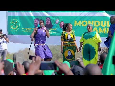 MWIMBAJI STAA WA NYIMBO ZA KIMASAI PAULO SIRIA ATUMBUIZA ATIKISA NA KUMCHEZESHA MBUNGE MTARAJIWA 