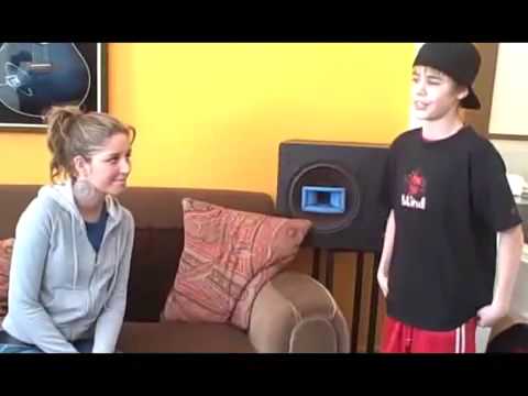 Justin flirting with Esmée Denters - Justin Singing