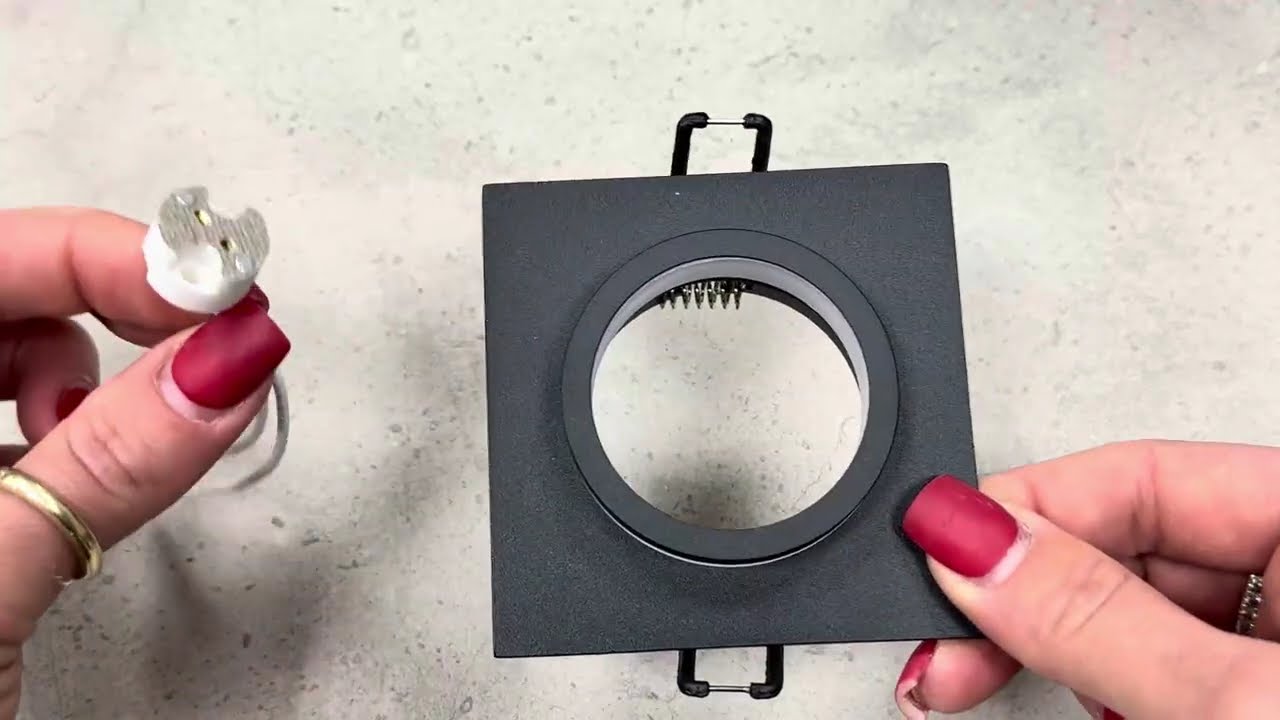 Встраиваемый точечный светильник Ardero DL2816 под лампу черный 80655