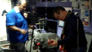 Tren Solitario - Los Benders and Boz Boorer de Polecats y Morrisey