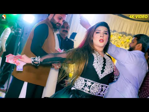 Long Nak Da , Chahat Baloch Mujra Dance Performance 2022