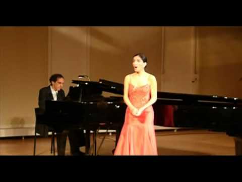 Ana Rey sings Zueignung from Richard Strauss