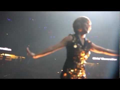 [FANCAM] 20120520 SMTown LA ♫SNSD - Kissing You (Sunny Focus)