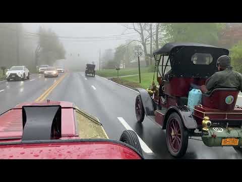 Audrain 2023 Tour, Stanley Steamer passing other cars