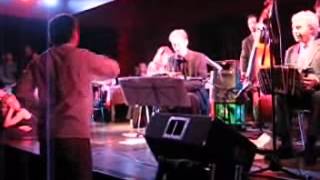 Horacio Godoy dirige la orquesta Color Tango