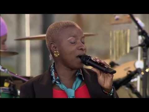 Angelique Kidjo - N'yin Wan Nou We - 8/13/2006 - Newport Jazz Festival (Official)