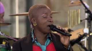 Angelique Kidjo - N&#39;yin Wan Nou We - 8/13/2006 - Newport Jazz Festival (Official)
