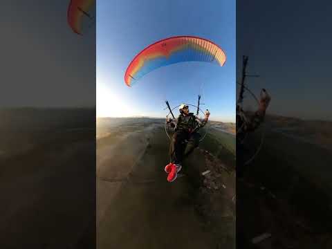 Vôo de paramotor com os balões em Capitólio-MG