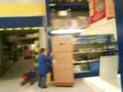 Plictiseala la SELGROS!!