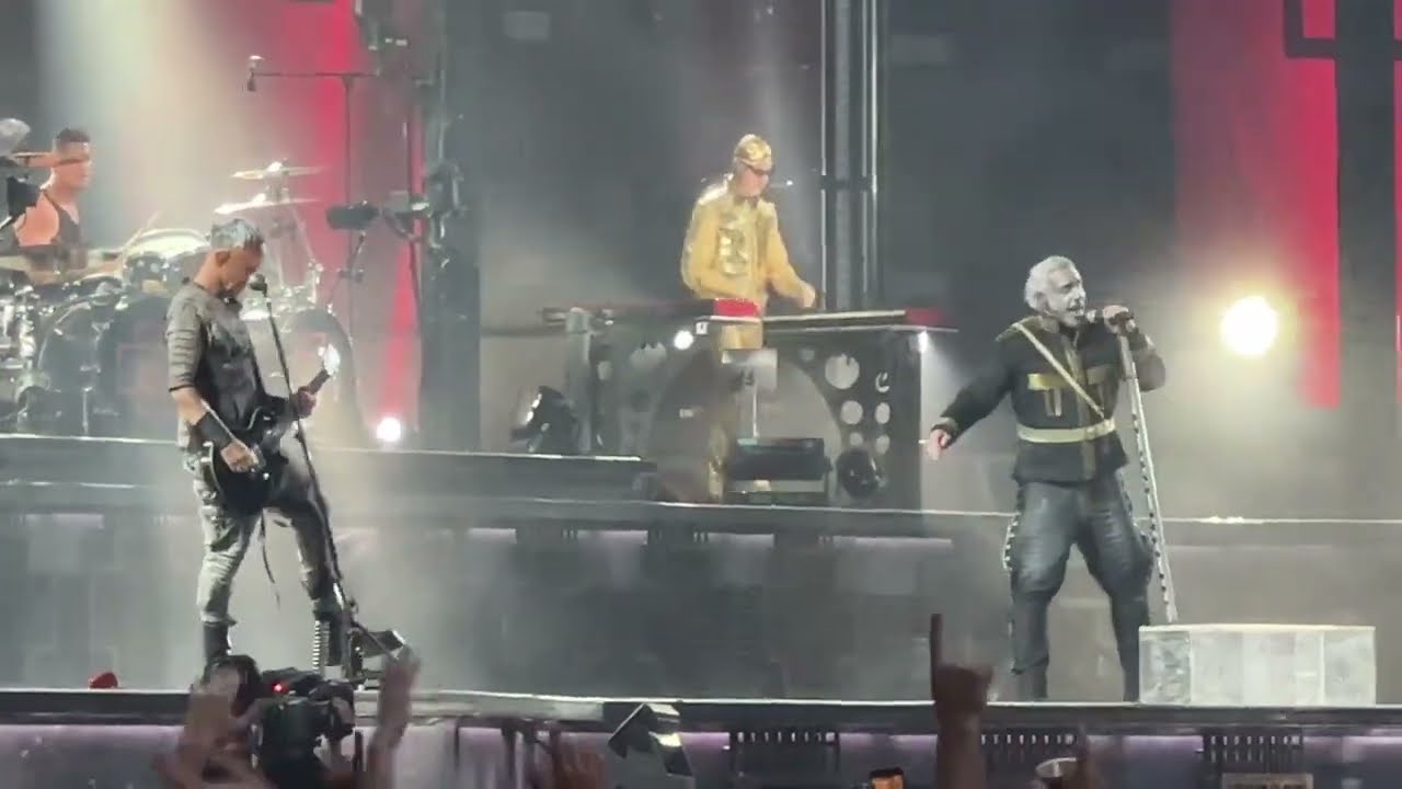 Rammstein - Tour 2022 in Lyon am 09.09. im Groupama Stadium