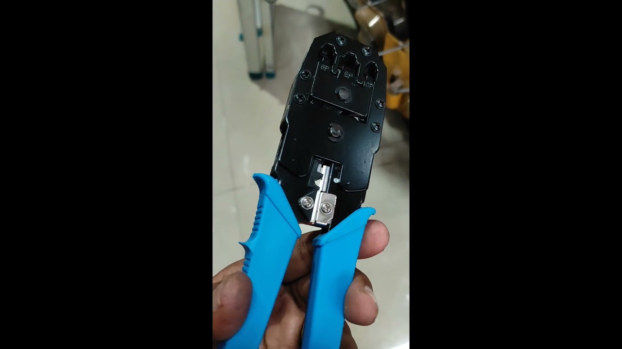 Pince à sertir Ethernet 3 en 1, dénudeur de câbles réseau video thumbnail