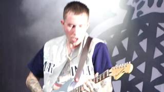 slaves | spit it out | live @ rock en seine