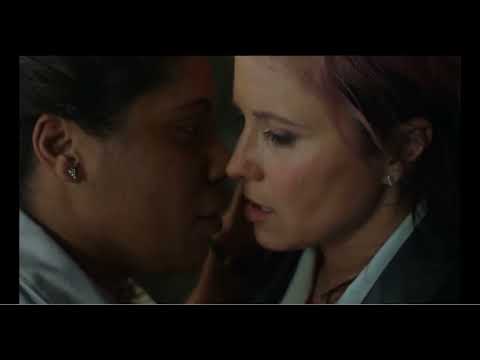 👄 RUBY - LUCY LAWLESS - LESBIAN KISS ~ ASH VS EVIL DEAD S02 E05  #kissingscenes #ashvsevildead