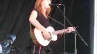 Serena Ryder - Blowing Like The Wind / Beachfest 2007
