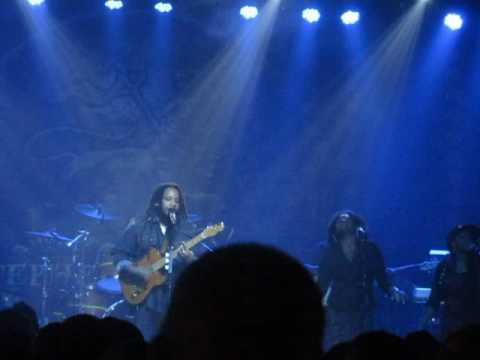Stephen Marley performing "Pale Moonlight (How Many Times) at Saint Andrews Hall 6-25-16
