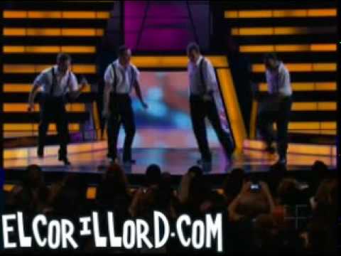 Daddy Yankee - Ella Me Levanto Live (Premios Grammy Latinos)