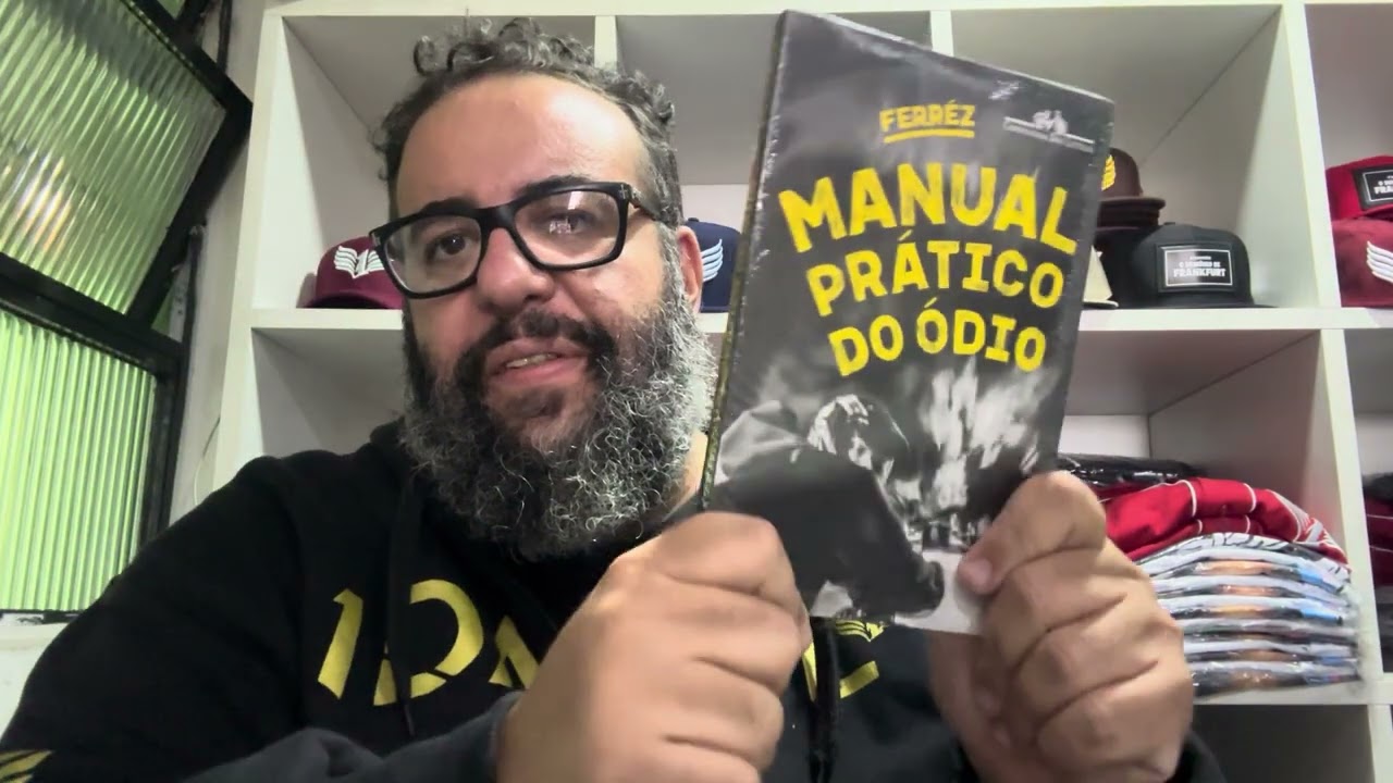 Academias gigantes e livrarias escassas