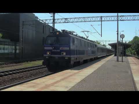 EP09  - 036 prowadzi wakacyjny skład EIC Jantar relacji Warszawa Zachodnia Hel odjazd