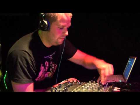 VICTOR PRADA LIVE DJ SET @ ENTRANCE 09 - SALA STARVING - MADRID