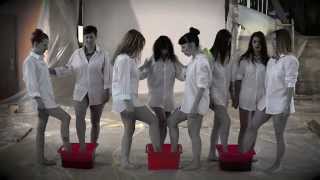 Ecole Tendance Performance dripping (peinture avec le corps)