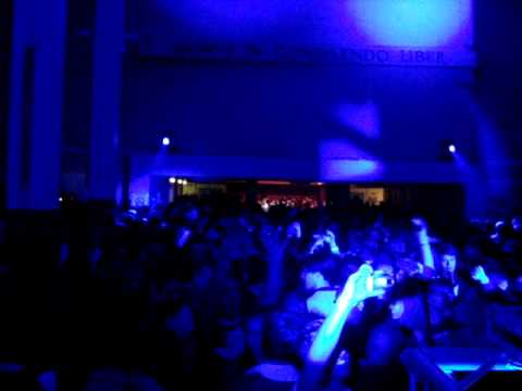 Richard Grey playing Show me love 2008 at Gala Dauphine