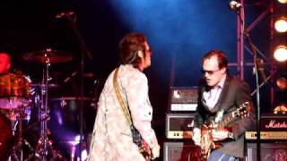 Black Country Communion - The Revolution in Me -  Wolverhampton Civic Hall - 29/12/10