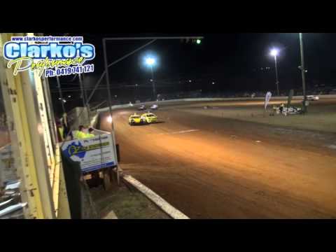 Modified Production - Heat 2 - Gympie Speedway - 14.12.12