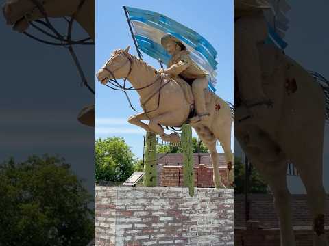GAUCHO ARGENTINO, escultura en SANTA ISABEL, La Pampa 🇦🇷