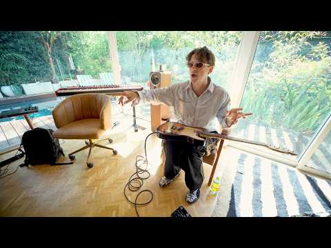 Barry Can't Swim - 'Loner' (Living Room Jam)